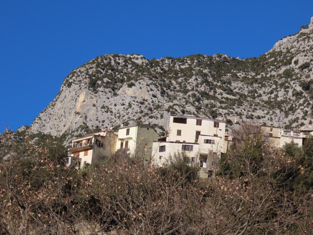 فندق Auberge De Calendal Aiglun  المظهر الخارجي الصورة