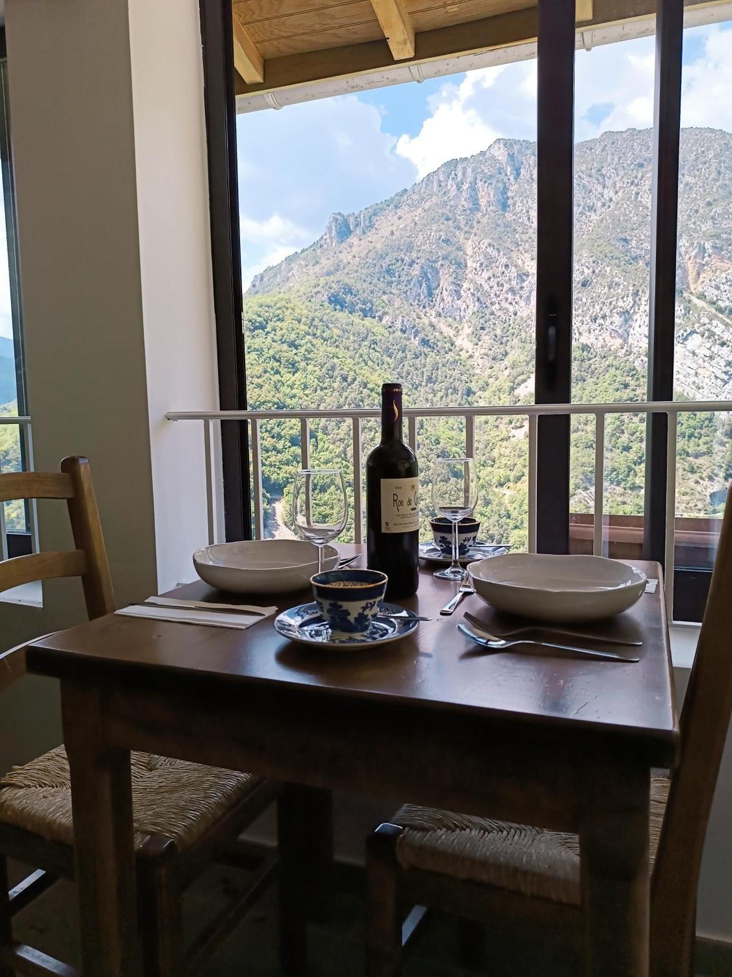 فندق Auberge De Calendal Aiglun  المظهر الخارجي الصورة