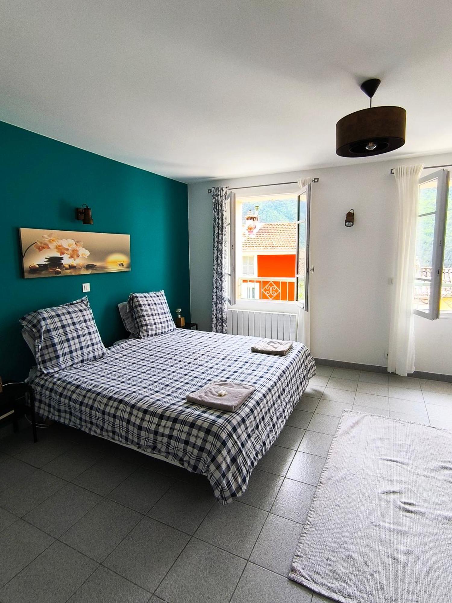 فندق Auberge De Calendal Aiglun  المظهر الخارجي الصورة
